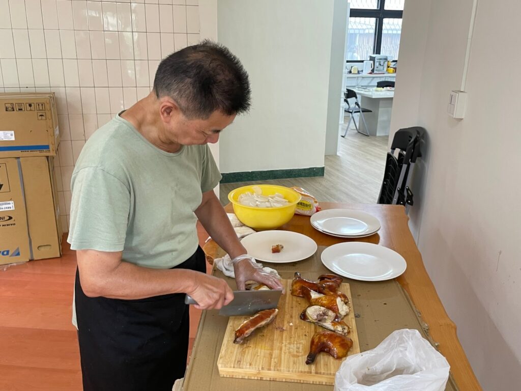 不同風格烤雞
烤雞試作
香港師傅
烤雞食材
紅羽母雞
烤雞肉質
烤雞實驗
最佳製作方法
創新烤雞
餐廳合作