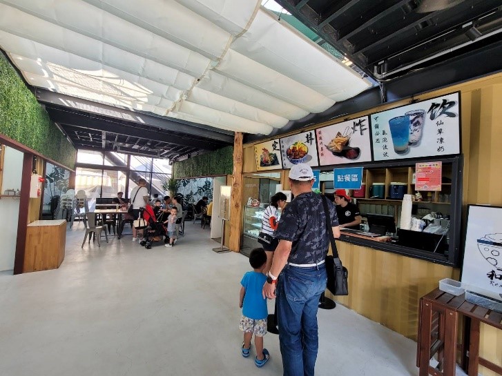 台南貨櫃公園餐廳
台南特色小吃推薦
台南美食佳餚
台南親子美食
親子樂園休憩區
台南夏日悠閒時光
親子遊樂園餐飲
台南親子美食旅遊
台南必吃小吃
台南家庭餐廳推薦
台南親子活動與美食
貨櫃公園美食體驗
台南放鬆親子活動
台南親子夏日推薦