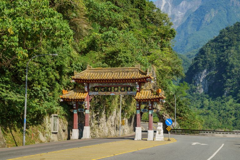 台灣最值得去的地方必去的10個絕美景點：體驗獨特風情與自然之美