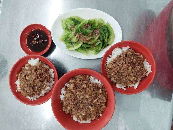 彰化牛肉湯牛肉蓉：必吃溫體牛肉湯麵，傳統市場早餐排隊推薦