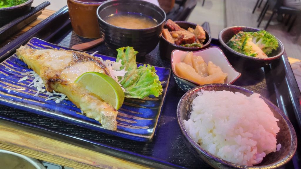 七海食堂
海鱺魚定食
