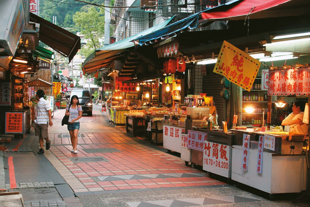 台灣最值得去的地方：九份老街必吃小吃與山城美景