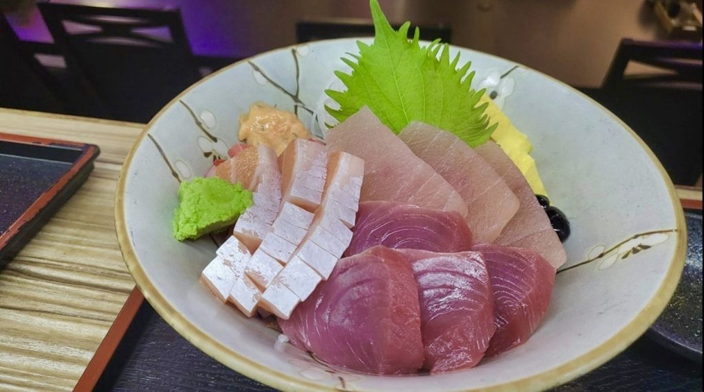 天母美食 日式家庭料理 七海食堂 天母棒球場美食 中山北路餐廳推薦 天母平價日料 天母廣場美食 日式盒餐推薦 天母日本料理 天母必吃餐廳 厚切鮪魚生魚片 家庭式日料 天母定食推薦 天母丼飯推薦 天母鍋燒烏龍麵