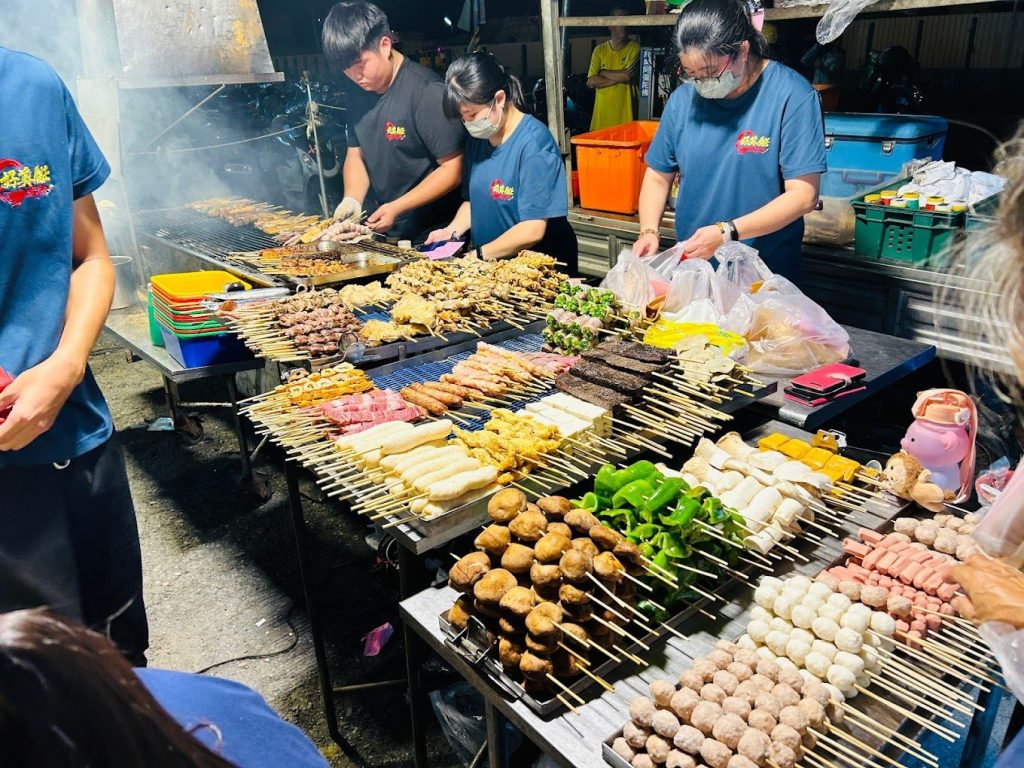 南投市夜市美食：小吃攤位大集合