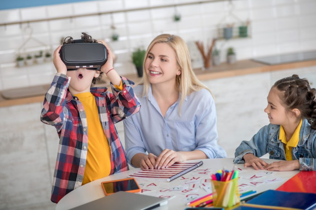 VR技術推廣教育價值的5個不容錯過的應用