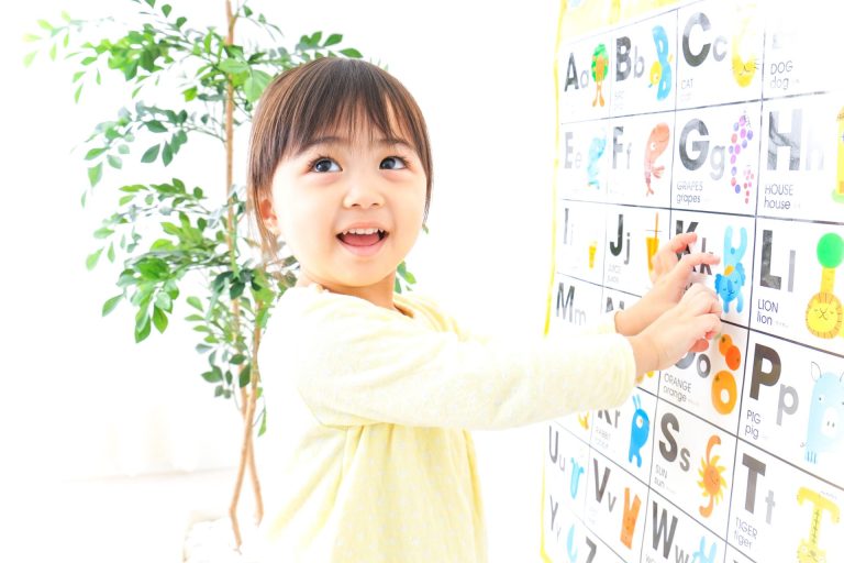 學習英文最佳年齡錯過就來不及？掌握孩子3-12歲的黃金學習期！