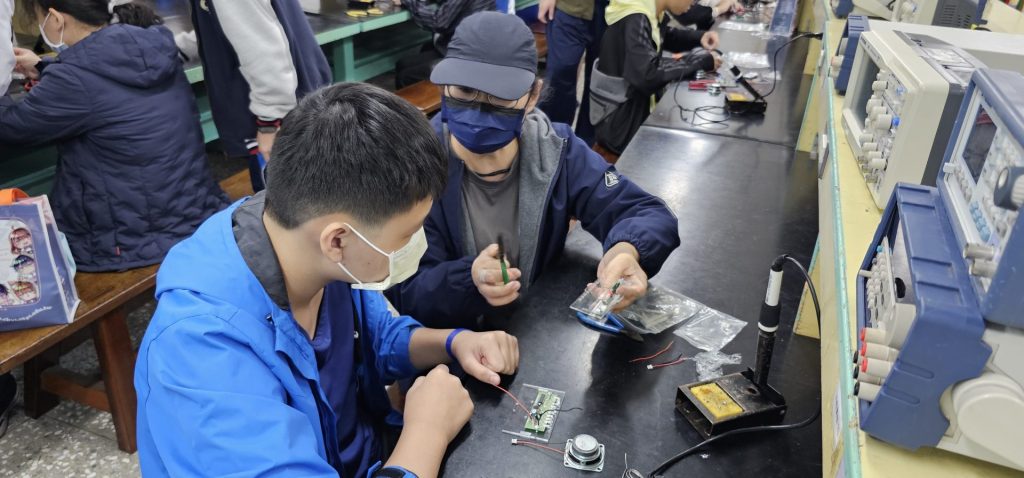 電機電子群電子科