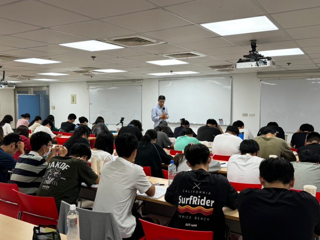 AI課程推薦｜為什麼這5大課程讓學生後悔沒早點學？（2025最新選擇指南）
