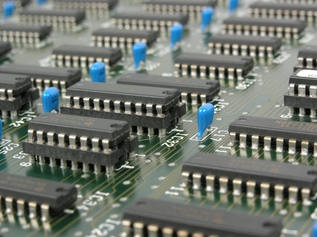 跨域融合｜AI如何連結專業？大學人才培育絕不能忽視的人文價值
