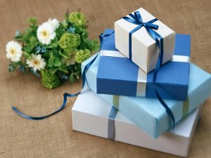 畢典送花該選真花還乾燥花？老師最怕這3種送禮地雷