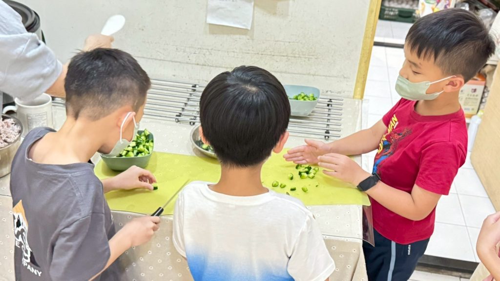 安親班新角色——生活教養場域