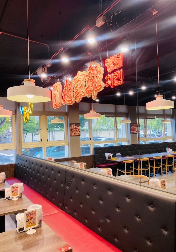 逢甲大學蟬聯 2026 企業最愛私校第一！布局 AI 教育與超高註冊率領航全台