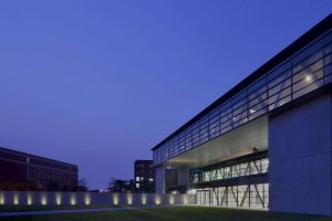 亞洲大學115招生啟動！AI排名全球130，攜手AMD與NVIDIA培育半導體人才