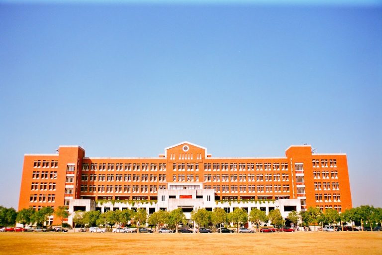 長榮大學2026招生:聯手彰基佈局AI智慧醫療,打造全球永續頂尖學府