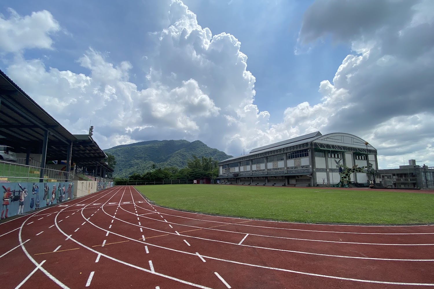 屏東百年地磨兒國小！2026玉山圖書館啟用，排灣族實驗教育與招生攻略