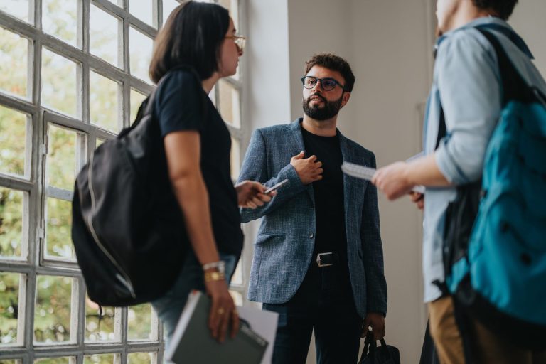 學校沒有專業行銷人員，招生宣傳可以怎麼開始？