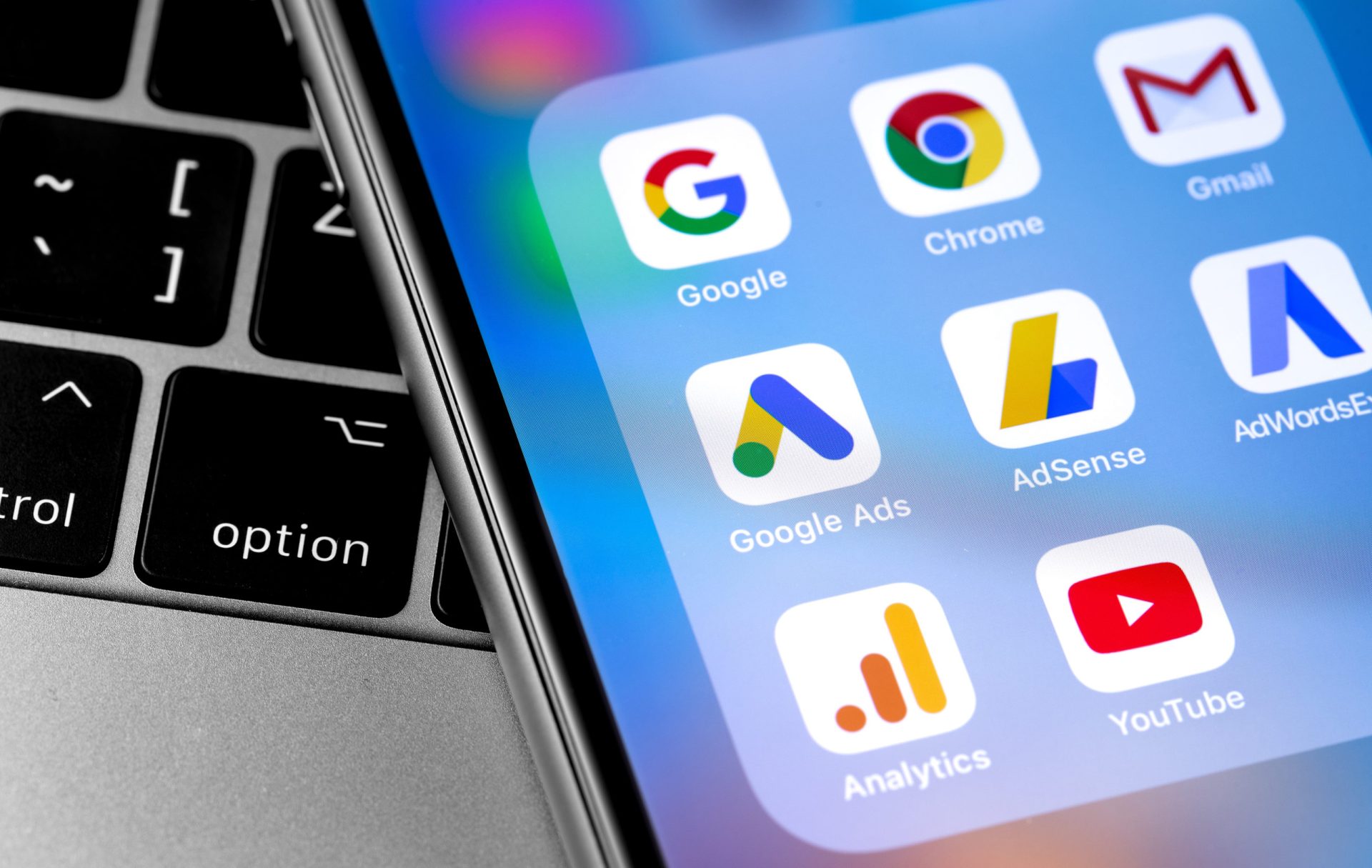 Google 官方客服在哪裡?帳號、付款、廣告與商家支援指南